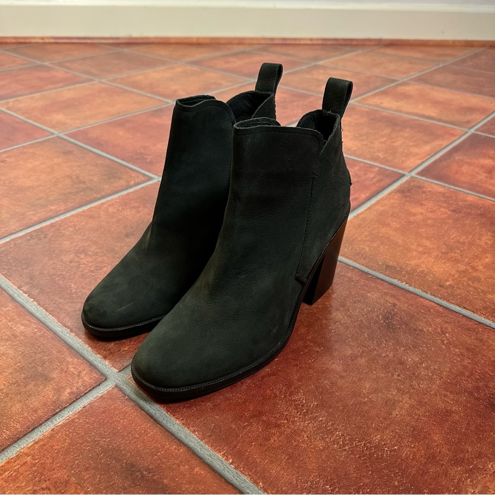 UGG Leather Ankle Boots in Black - Picture 4 of 10